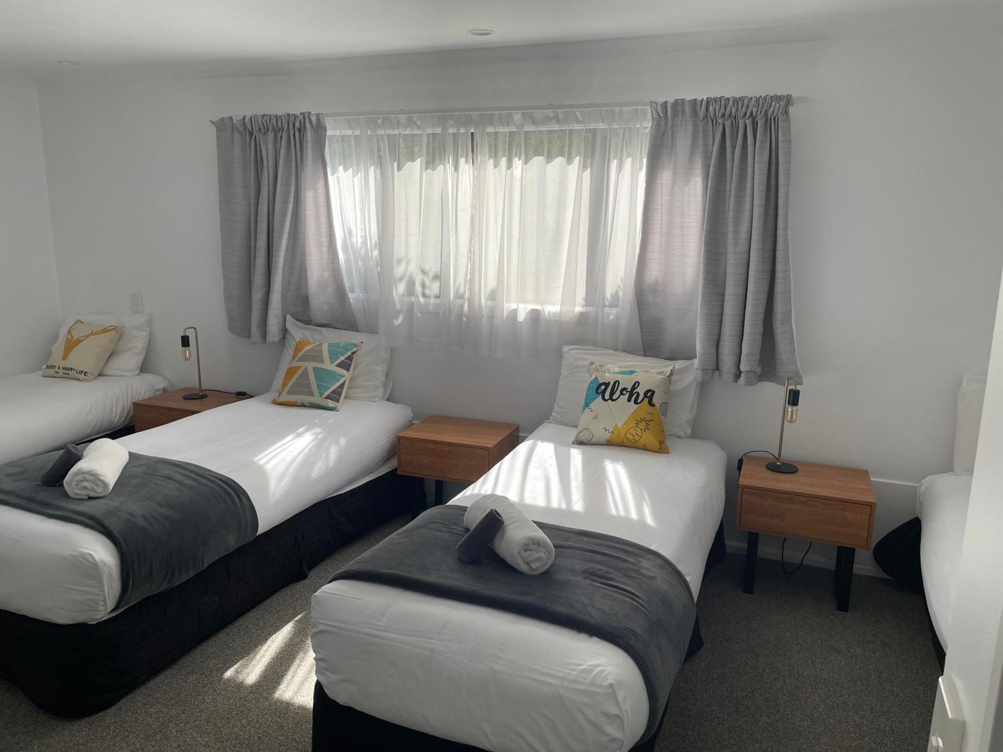 Fairway Motel & Apartments Wanaka Ngoại thất bức ảnh