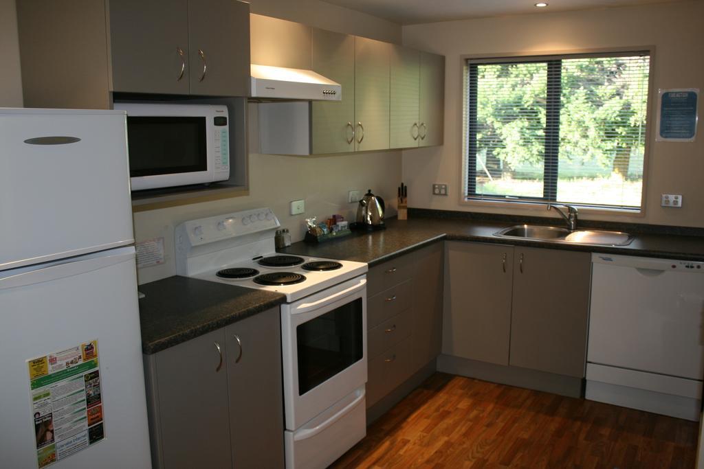 Fairway Motel & Apartments Wanaka Ngoại thất bức ảnh
