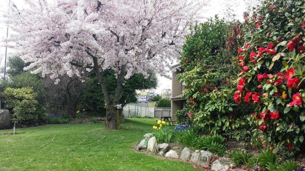 Fairway Motel & Apartments Wanaka Ngoại thất bức ảnh