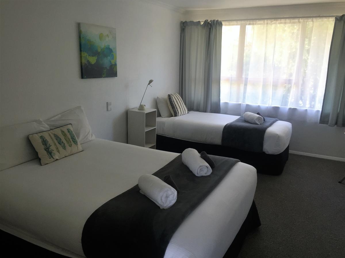 Fairway Motel & Apartments Wanaka Ngoại thất bức ảnh